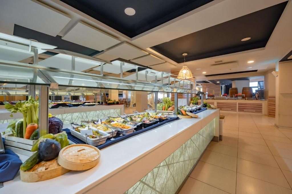 db Seabank Resort + Spa — vue 3